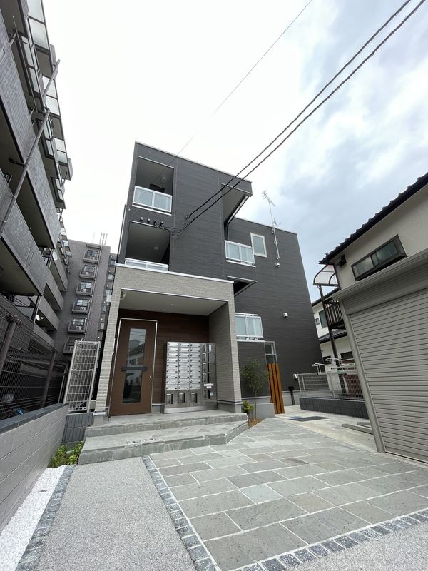 ��ʌ�����s�≺���Q���ڂ̃}���V�����̌����O��