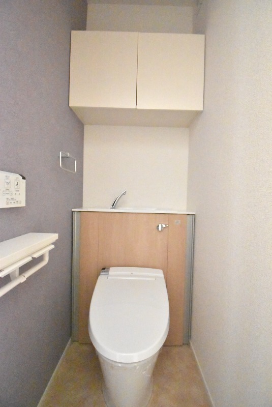 ��ʌ�����s������U���ڂ̃A�p�[�g�̃g�C��