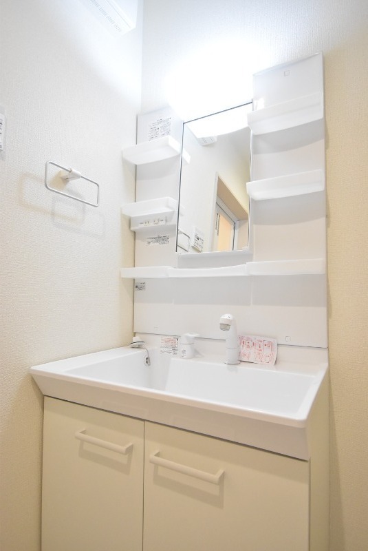 ��ʌ��z�J�s�{�{���S���ڂ̃A�p�[�g�̐��ʏ�