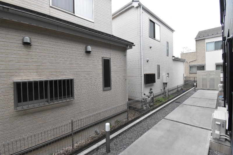 ��ʌ��z�J�s�{�{���S���ڂ̃A�p�[�g�̃o���R�j�[