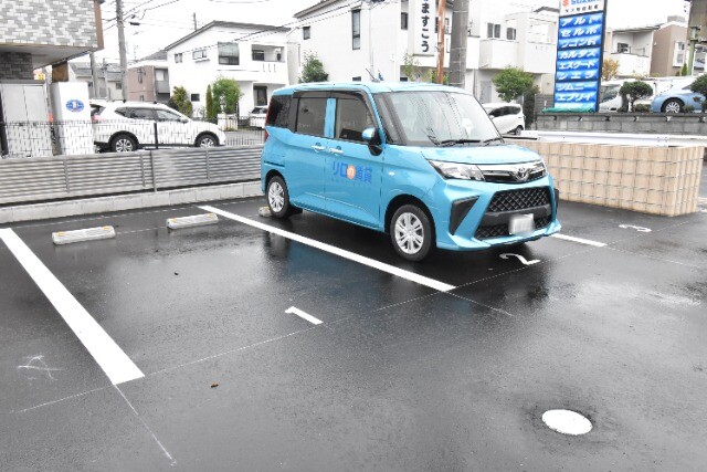 ��ʌ��z�J�s�{�{���S���ڂ̃A�p�[�g�̒��ԏ�