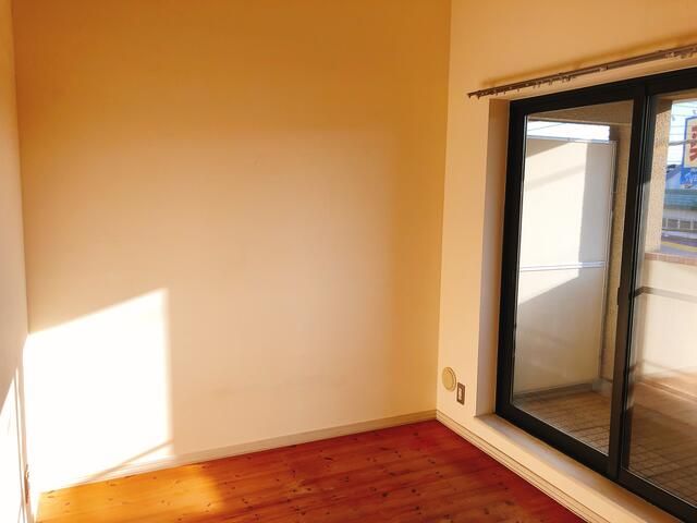 ��ʌ�����s�˒˓��R���ڂ̃A�p�[�g�̃o���R�j�[