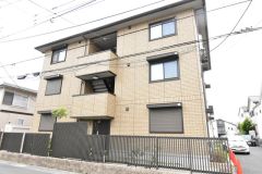 ��ʌ��������܎s�k��g�쒬�P����387-7�̃A�p�[�g�̌����O��