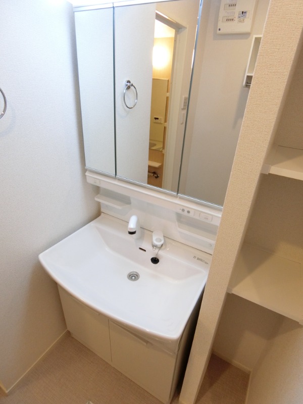 ��ʌ������s���P���ڂ̃A�p�[�g�̐��ʏ�