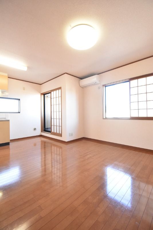 ��ʌ��������܎s��{��V�����P���ڂ̃A�p�[�g�̋��ԁE���r���O