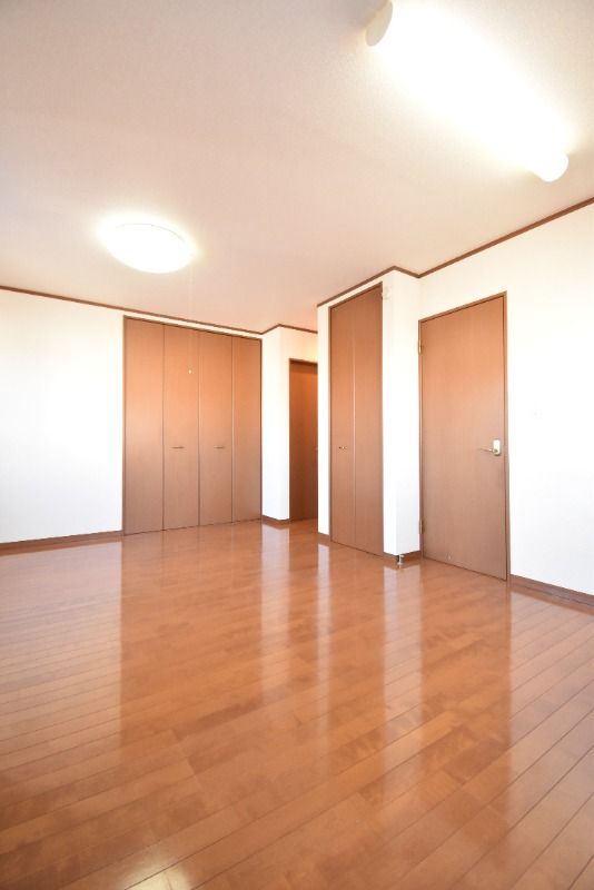 ��ʌ��������܎s��{��V�����P���ڂ̃A�p�[�g�̂��̑������E�X�y�[�X