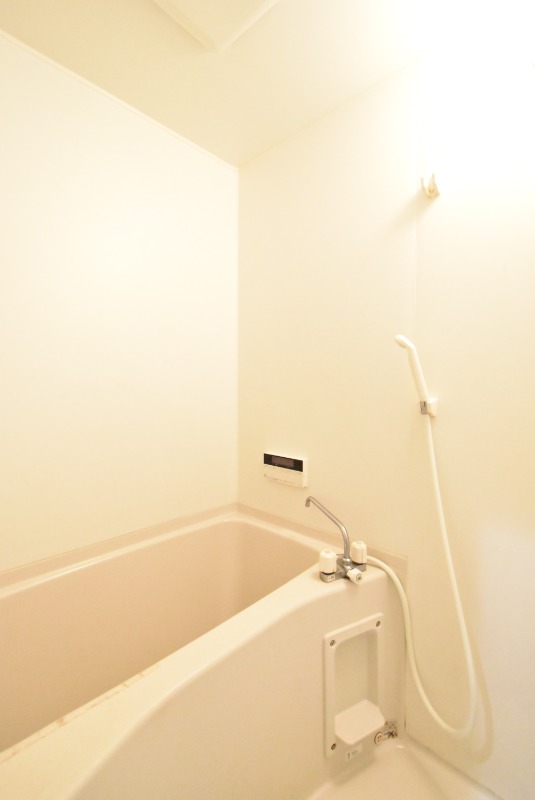 ��ʌ�����s���ԂR���ڂ̃A�p�[�g�̃o�X