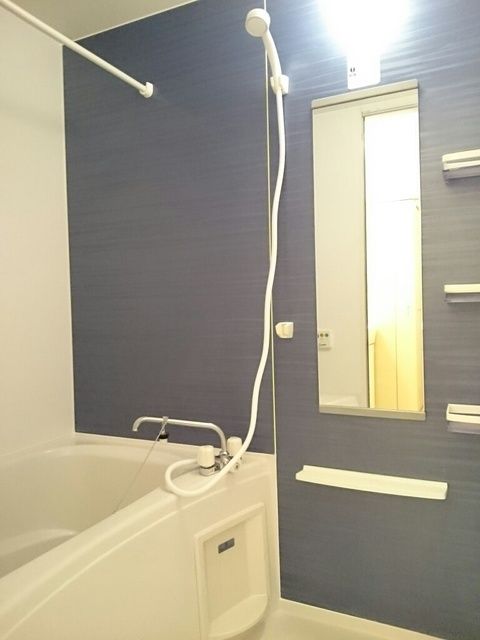 ��ʌ��������܎s��΋搼����Q���ڂ̃A�p�[�g�̃o�X