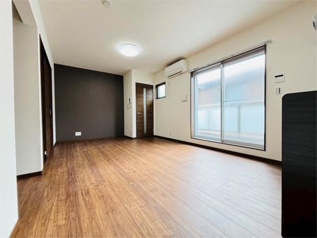 ��ʌ�����s�厚�ΐ_�̃A�p�[�g�̋��ԁE���r���O