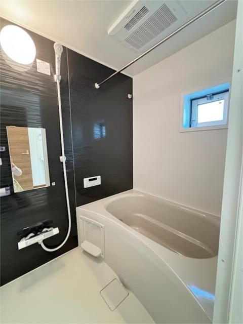 ��ʌ�����s�厚�ΐ_�̃A�p�[�g�̃o�X