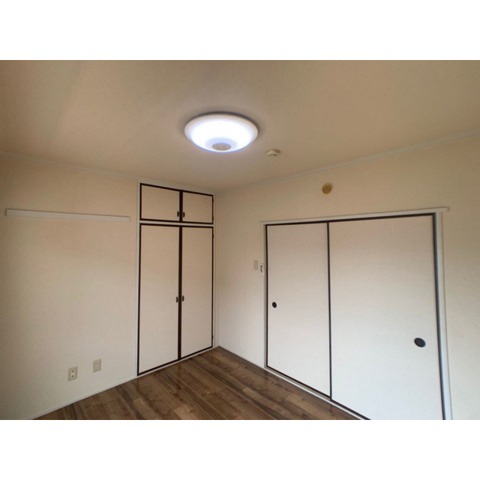 ��ʌ��z�J�s�ԎR���Q���ڂ̃}���V�����̂��̑�