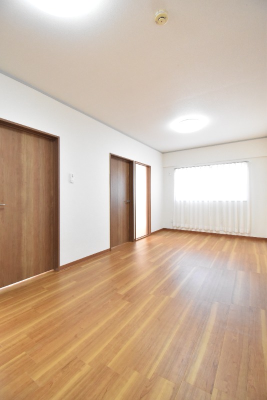 ��ʌ��������܎s�k��A�|���P���ڂ̃}���V�����̋����E���r���O