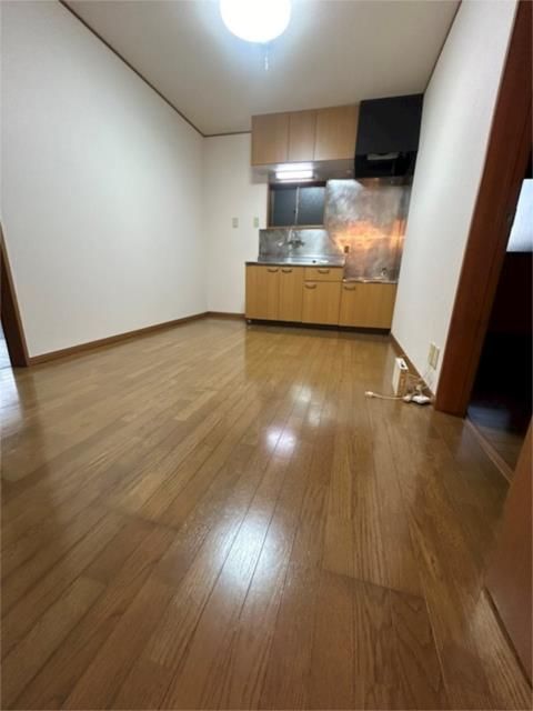 ��ʌ��������܎s��΋�厚�약��̃A�p�[�g�̋��ԁE���r���O