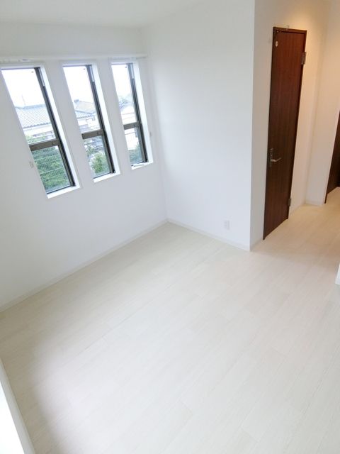 ��ʌ��������܎s��΋���q�P���ڂ̃A�p�[�g�̋��ԁE���r���O