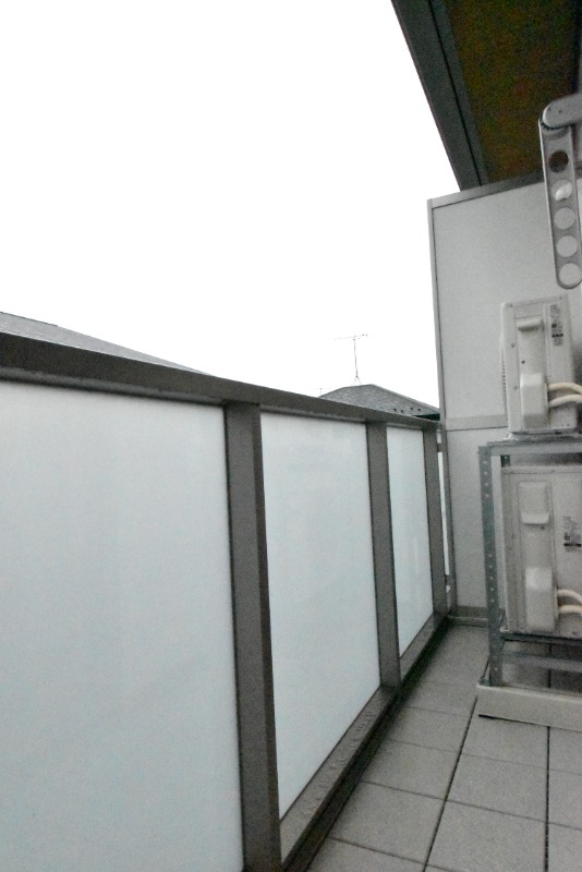 ��ʌ��������܎s��{��O���S���ڂ̃A�p�[�g�̃o���R�j�[