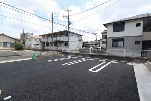 ��ʌ��������܎s��{��O���S���ڂ̃A�p�[�g�̒��ԏ�