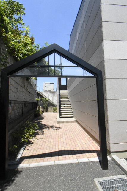 ��ʌ��������܎s��΋���q�S���ڂ̃}���V�����̃G���g�����X