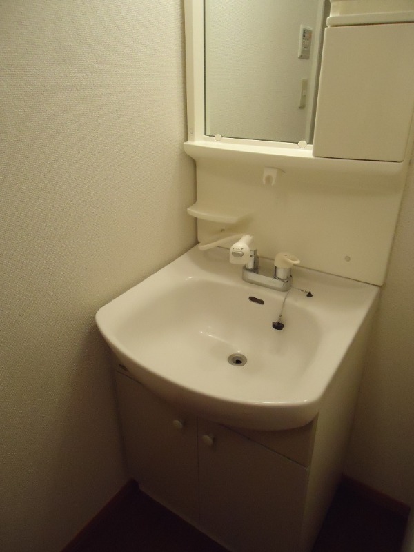 ��ʌ�����s�㕽�����P���ڂ̃A�p�[�g�̐��ʏ�