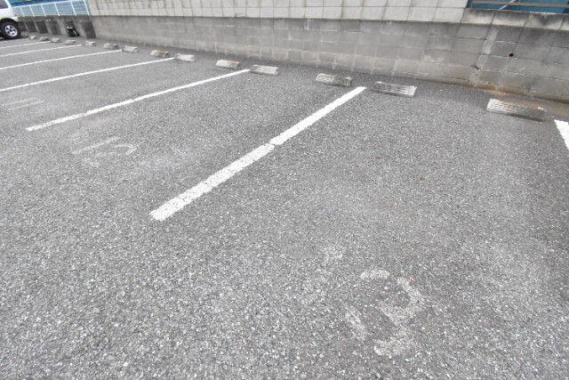 ��ʌ��������܎s�k��g�쒬�P���ڂ̃A�p�[�g�̒��ԏ�