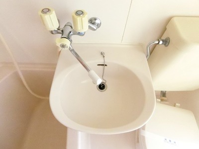 ��ʌ��������܎s�����擌��{�S���ڂ̃A�p�[�g�̐��ʏ�