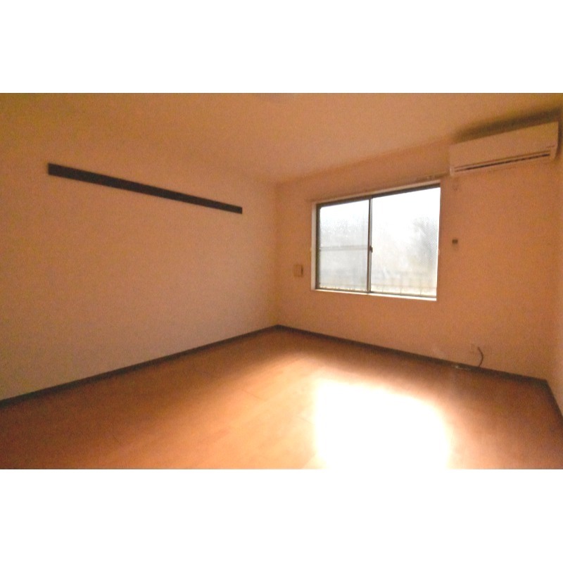 ��ʌ������s�����R���ڂ̃A�p�[�g�̋��ԁE���r���O