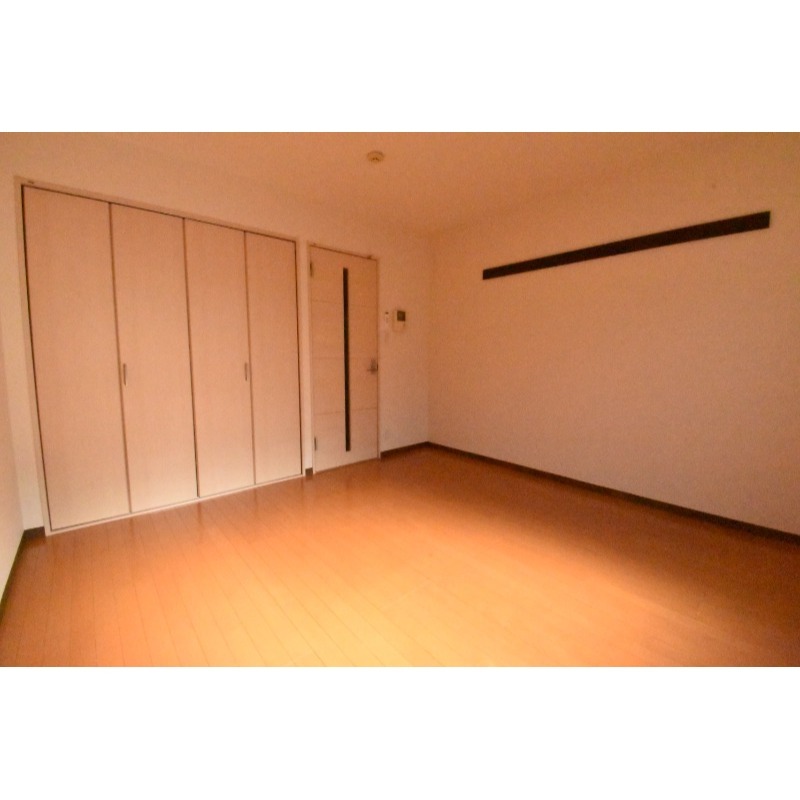 ��ʌ������s�����R���ڂ̃A�p�[�g�̂��̑������E�X�y�[�X