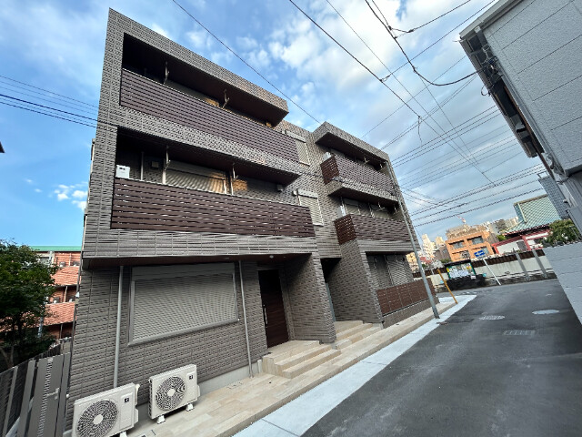 ��ʌ��������܎s��{��{���R���ڂ̃}���V�����̌����O��