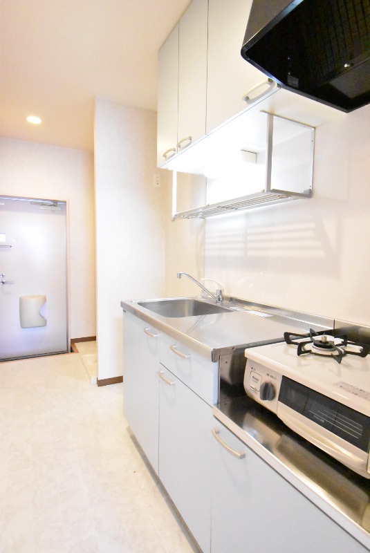 ��ʌ������s�����R���ڂ̃A�p�[�g�̃L�b�`��