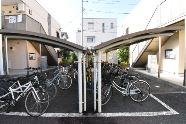 ��ʌ������s�����R���ڂ̃A�p�[�g�̂��̑�