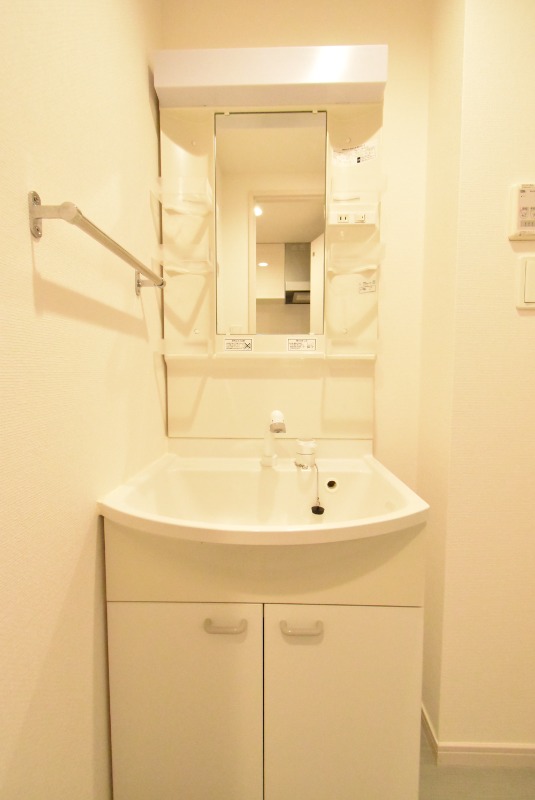 ��ʌ��������܎s�΋擌�Y�a�V���ڂ̃A�p�[�g�̐��ʏ�