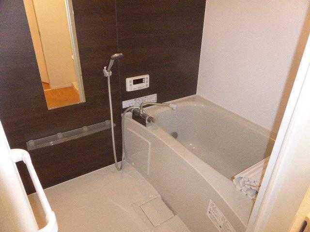 ��ʌ��@�c�s���P���ڂ̃A�p�[�g�̃o�X