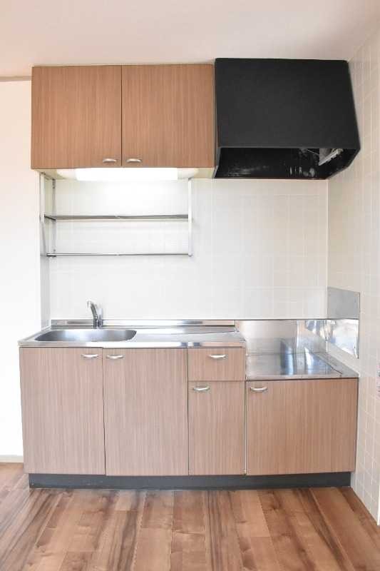 ��ʌ��������܎s��������Q���ڂ̃A�p�[�g�̃L�b�`��