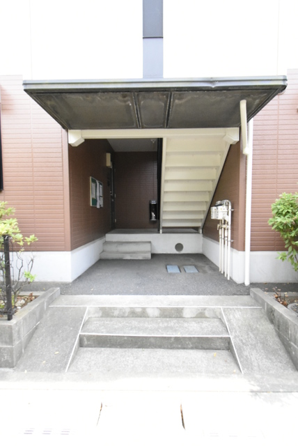 ��ʌ��������܎s��������Q���ڂ̃A�p�[�g�̃G���g�����X