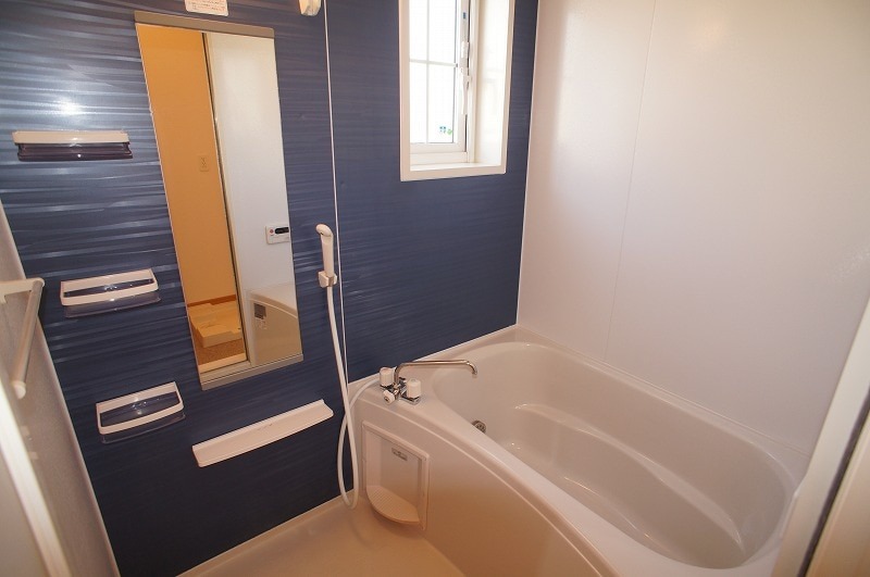 ��ʌ�����s�厚�ΐ_�̃A�p�[�g�̃o�X