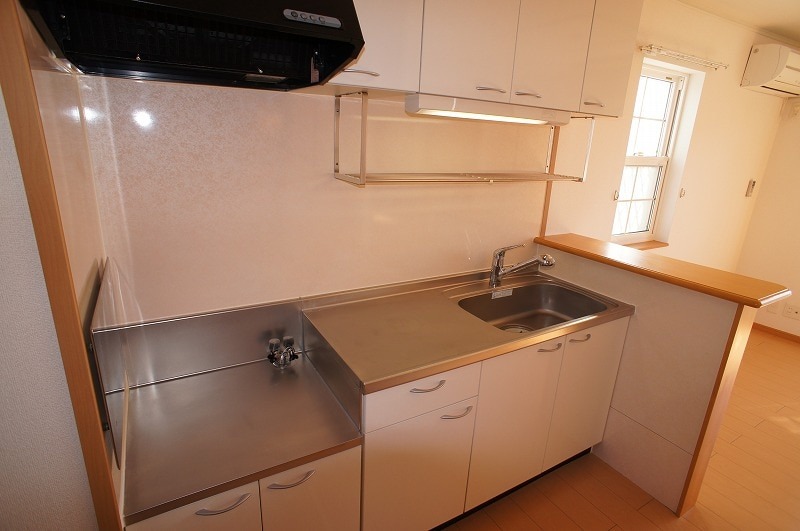 ��ʌ�����s�厚�ΐ_�̃A�p�[�g�̃L�b�`��