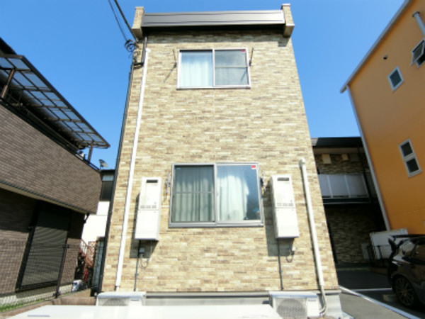 ��ʌ��z�J�s�ԎR���P���ڂ̃A�p�[�g�̌����O��