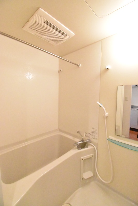 ��ʌ��z�J�s�ԎR���P���ڂ̃A�p�[�g�̃o�X