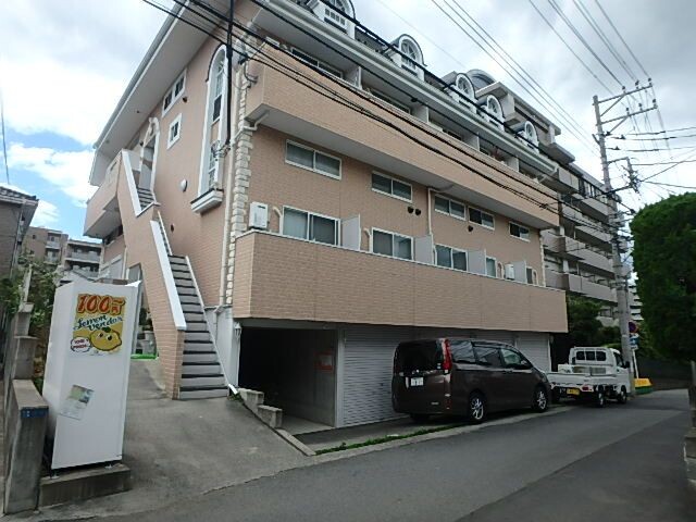 ��ʌ������s�h���Q���ڂ̃A�p�[�g�̌����O��