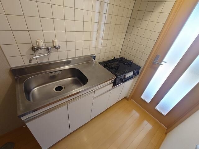 ��ʌ������s�h���Q���ڂ̃A�p�[�g�̃L�b�`��