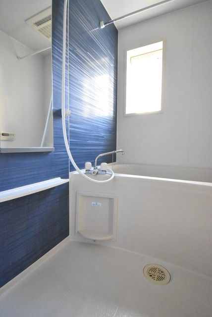 ��ʌ�����s�厚���s�̉Ƃ̃A�p�[�g�̃o�X