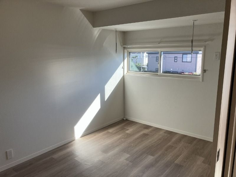 ��ʌ��������܎s�����攪���q�Q���ڂ̃A�p�[�g�̂��̑������E�X�y�[�X