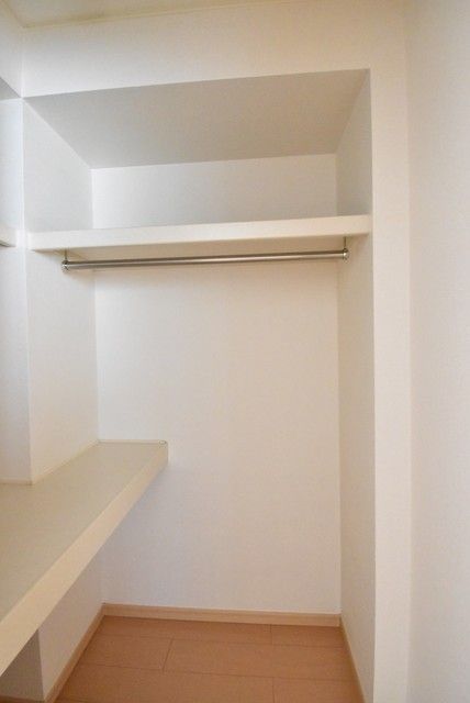 ��ʌ�����s�厚���s�̉Ƃ̃A�p�[�g�̎��[