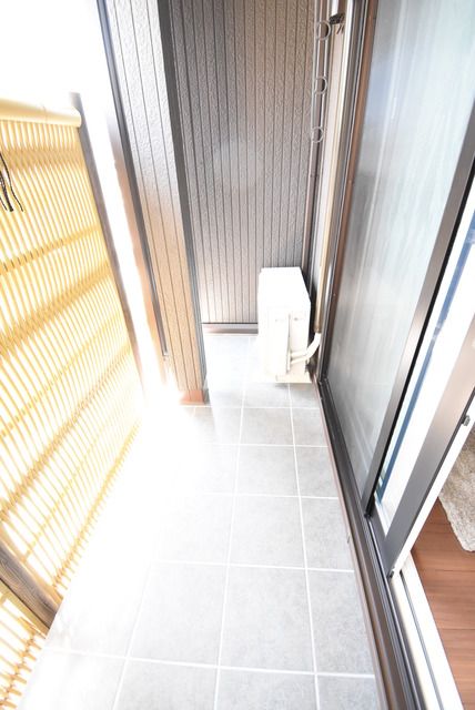 ��ʌ��������܎s���搼��{�S���ڂ̃A�p�[�g�̃o���R�j�[