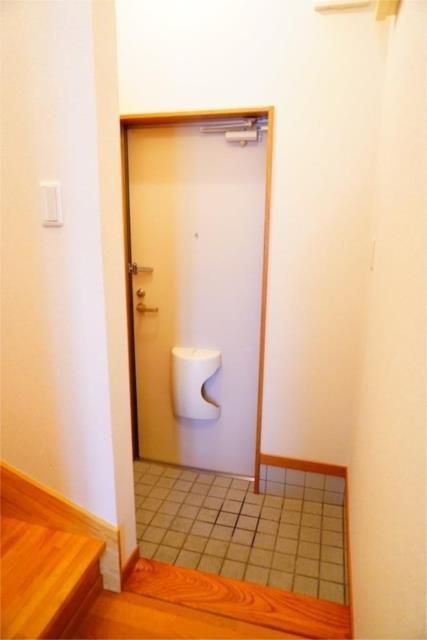 ��ʌ������s����R���ڂ̃A�p�[�g�̌���