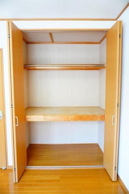 ��ʌ������s����R���ڂ̃A�p�[�g�̎��[