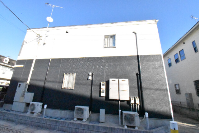 ��ʌ�����s�厚�Ɋ�296-1�̃A�p�[�g�̌����O��