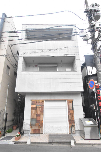 ��ʌ��������܎s��{�扺���P���ڂ̃}���V�����̌����O��