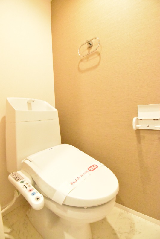 ��ʌ�����s�厚�Ɋ��̃A�p�[�g�̃g�C��