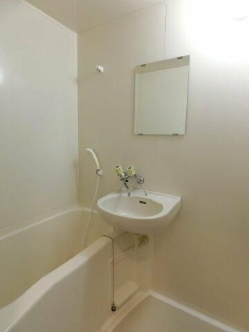 ��ʌ��������܎s�k��y�C���̃A�p�[�g�̐��ʏ�