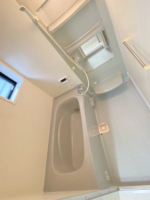 ��ʌ��������܎s�΋挴�R�S���ڂ̃e���X�n�E�X�̃o�X